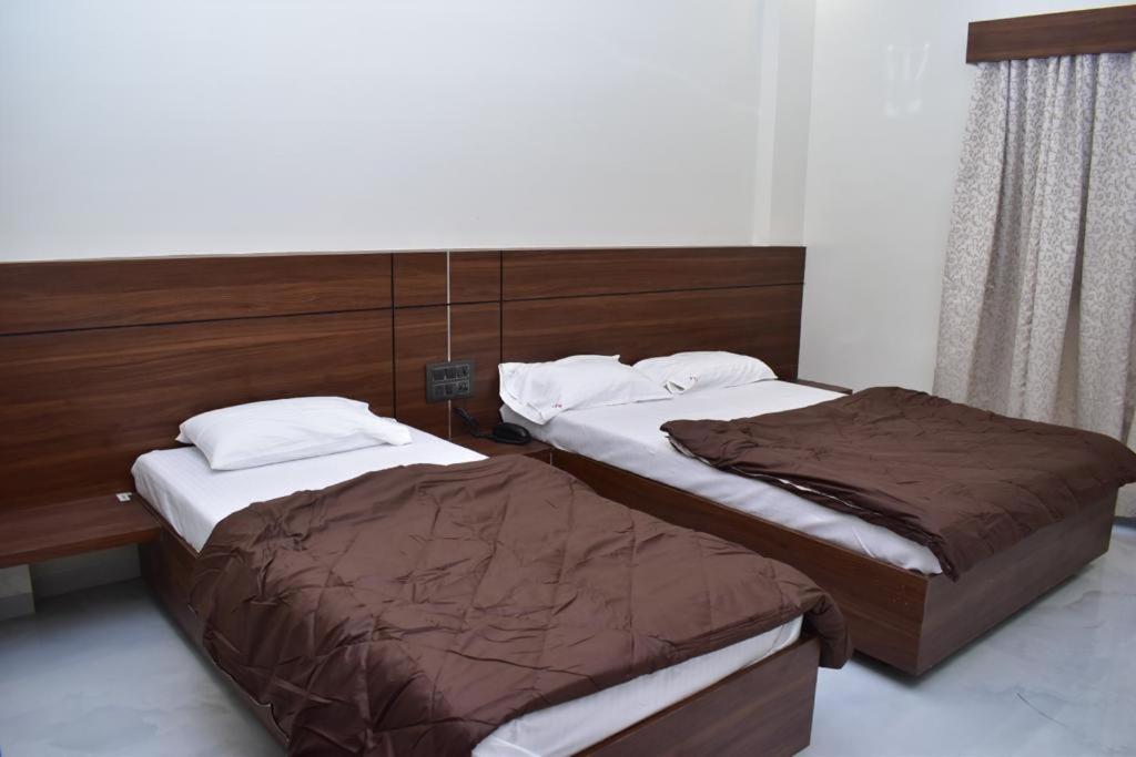 Hotel Sai Sandesh 쉬르디 외부 사진
