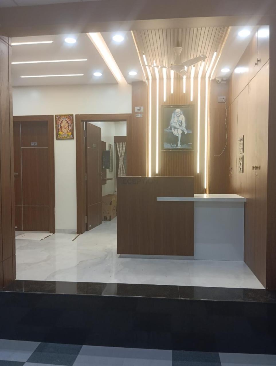Hotel Sai Sandesh 쉬르디 외부 사진