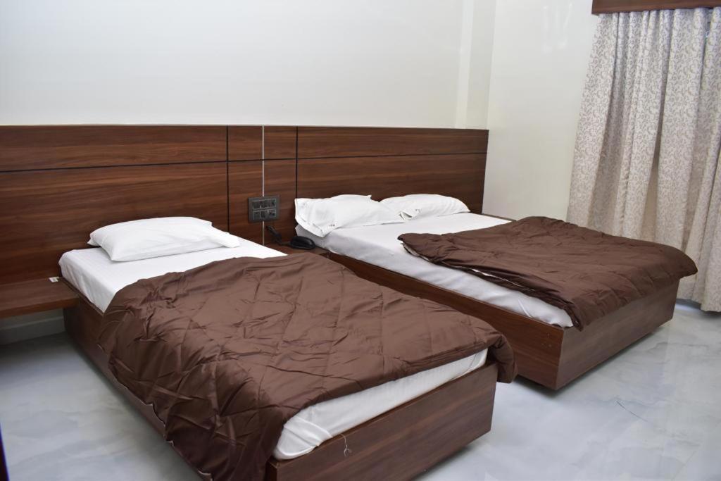 Hotel Sai Sandesh 쉬르디 외부 사진