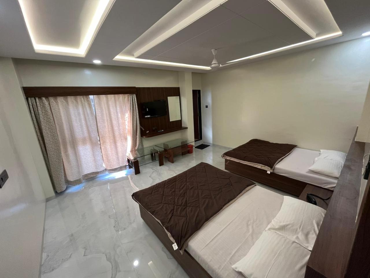 Hotel Sai Sandesh 쉬르디 외부 사진