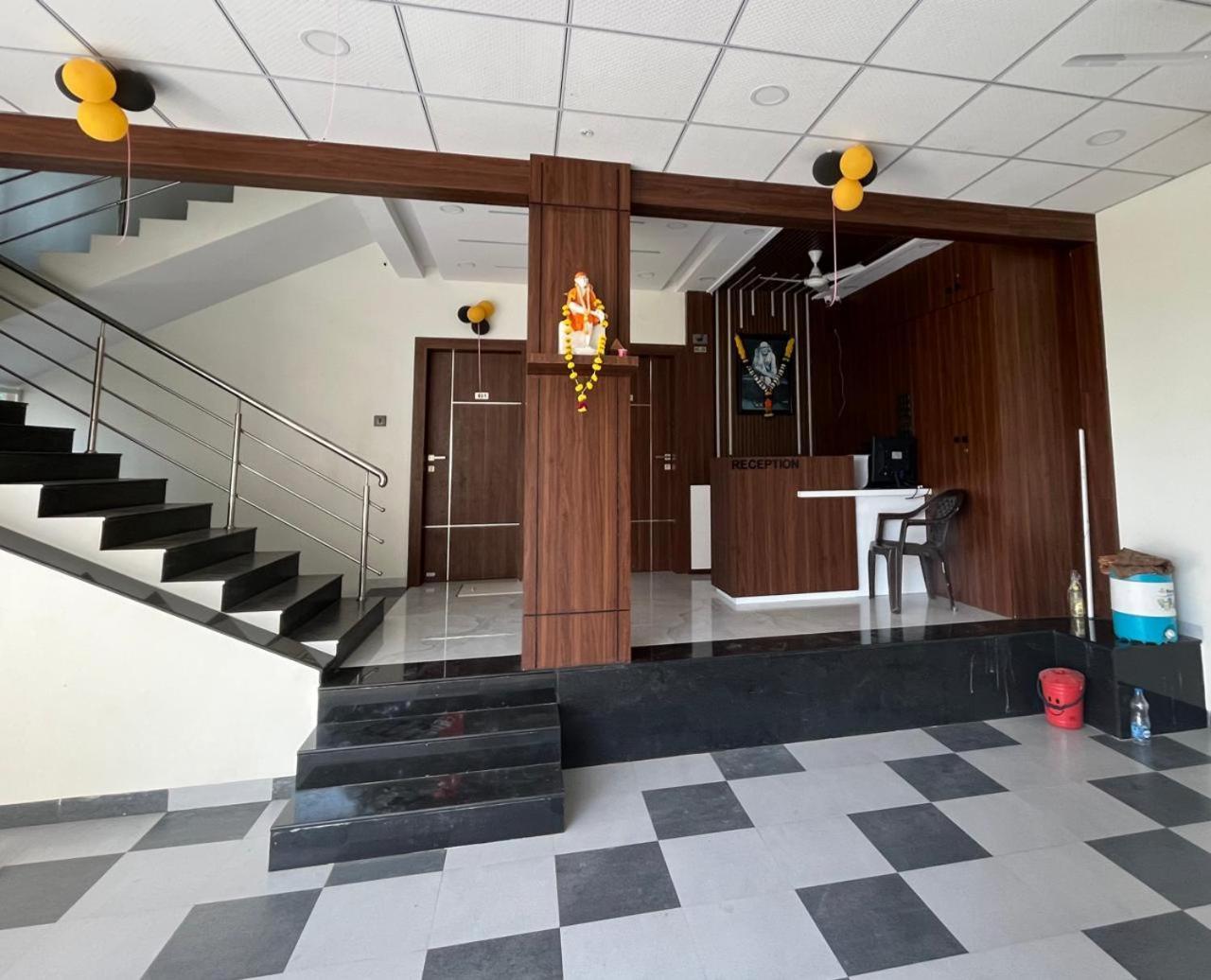 Hotel Sai Sandesh 쉬르디 외부 사진